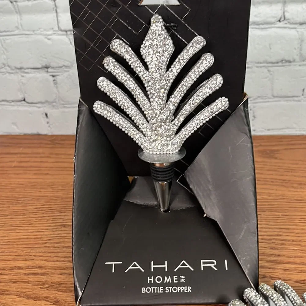 Tahari Luxe Designer Crystal Bottle Wine Stopper set of 2 (1 NWT)